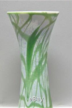 Antique Unique Imperial Art Nouveau Vase En Verre Coeurs Verts Et Vigne C. 1920