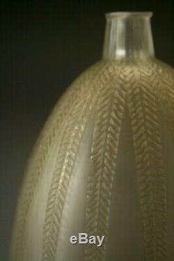 Art Deco Lalique Vase En Verre Mimosa Vers 1921