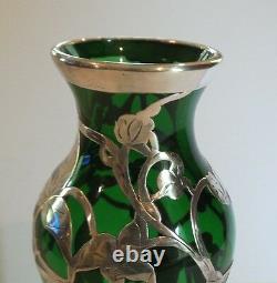 Art Nouveau Sterling Silver Overlay Green Glass 8 Vase, Vers 1910