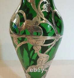 Art Nouveau Sterling Silver Overlay Green Glass 8 Vase, Vers 1910