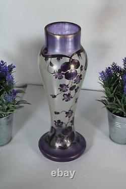Art Nouveau Verre Czech Vase Décor Floral Améthyste Couleur Pourpre