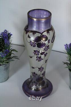 Art Nouveau Verre Czech Vase Décor Floral Améthyste Couleur Pourpre