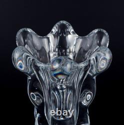 Art Vannes, France. Vase en verre art en cristal. Art Déco. Verre clair.