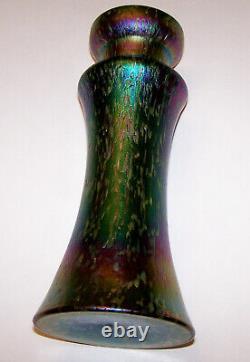 Beau Vase En Verre D'art Irisé Bohème Kralik