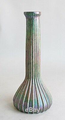 Beaux Kralik Art Nouveau Iridized Art Glass Vase C. 1905 Optique Nervuré