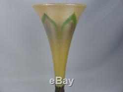 Beaux L C Tiffany Studios Favrile Pulled Plume Art En Verre Et En Bronze 14 3/4 Vase