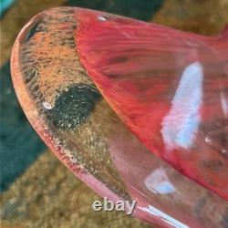 Belle grande coupe en verre art rouge de style Murano vintage vers 1960. Signée, affaire.