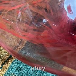 Belle grande coupe en verre art rouge de style Murano vintage vers 1960. Signée, affaire.