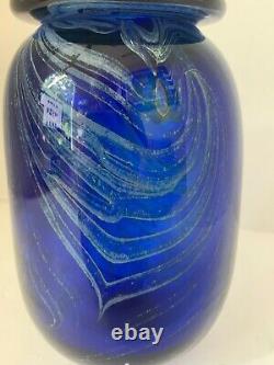 Blue Art Glass 7 Pouces Vase Signé G White Avril 1977 Île De Wight MCM Vintage