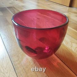 Bol en verre artistique couleur canneberge Tricia Allen (signé)