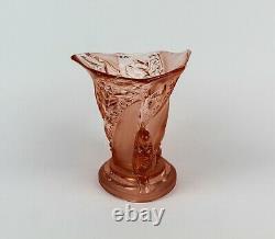 Brockwitz Art Déco Verre Pressé Rose Parakeet Vase D'oiseau Ca 1941 Rare