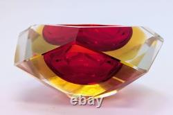 Coupe vintage en verre de Murano Sommerso facettée en forme de diamant, époque Campanella Mandruzzato