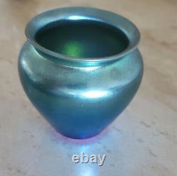 Début 20ème C. Steuben Aurene Blue Iridescent Art Glass Vase Signé