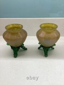 Deux bols assortis en verre d'art irisé Kralik