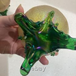 Deux bols assortis en verre d'art irisé Kralik