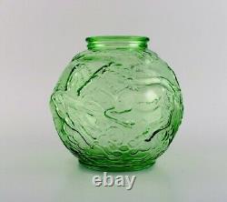 Edvin Ollers (1888-1959), Elme. Vase Art Déco Rond En Verre D'art Pressé Vert