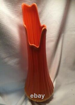 Énorme Mi-siècle Moderne L. E Smith Art Viking Glass Slag Vase Bittersweet Orange