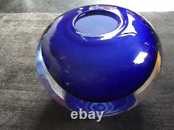 Énorme Vintage Murano Style Sommeso Cased Globe Art Glass Vase En Bleu Renversant