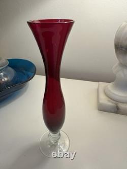 Ensemble de 3 vases en verre rubis rouge bohème du milieu du siècle