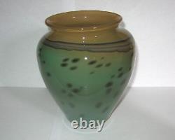 Fabuleux vase en verre artistique signé Pean Doubulyu de 1982 en caramel / vert