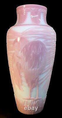 Fenton Art Glass Cameo Flamingos Sur Bleu Birman Kelsey Murphy Limited 17 De 50