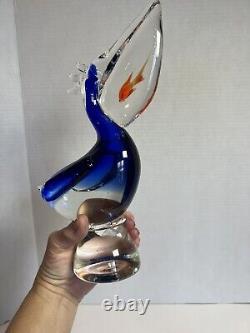 Figurine d'art en verre soufflé à la main de style Murano représentant un pélican tenant un poisson dans sa bouche 11'