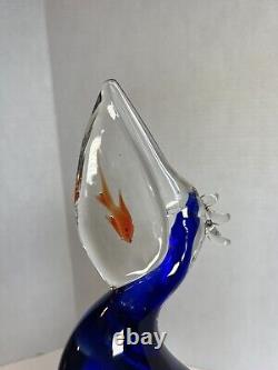 Figurine d'art en verre soufflé à la main de style Murano représentant un pélican tenant un poisson dans sa bouche 11'