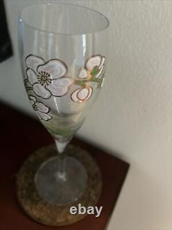 Flûtes à champagne en cristal avec des fleurs roses et blanches de Pierre Jouet, vintage France