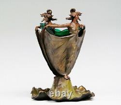 French Elegant Art Nouveau Bronze Deux Nymphes Avec Insert En Verre Vert D'origine