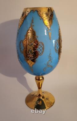 Grand Vase Vintage Opulent en Verre Opalin Bleu Vénitien avec Centre de Table en Or et Floral