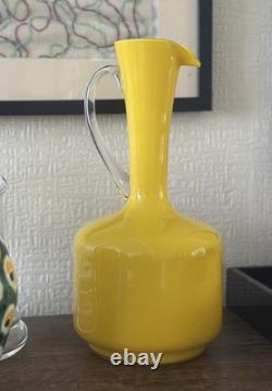 Grand pichet en verre art jaune de style Murano italien de 32 cm des années 50.