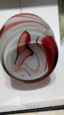 Grand vase en verre d’art rouge, blanc et noir de 15 pouces, superbe, très bon état, livraison gratuite incluse