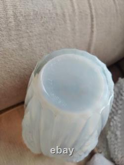 Grand vase en verre opalescent Art Déco français des années 30