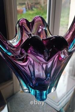 Grand vase sculptural en verre d'art Sommerso de style Murano, pièce maîtresse de 51 cm