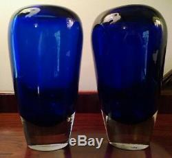 Heavy Vases En Verre Bleu Cobalt, Paire De 2 Formes D'art Fonctionnel Modernes Du Milieu Du Siècle