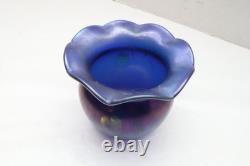 JOHN BARBER Studio Vase en verre d’art suspendu à cœurs irisés bleu cobalt à bord ondulé