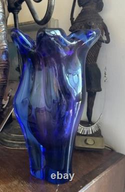 Josef Hospodka Vase lourd bleu et violet de Chribská, République tchèque