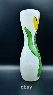 Kosta Boda Vintage Ulrica Hydman-Vallien's Hourglass Vase Stained White Art	  	<br/>		 <br/>  	La vase sablier vintage de Kosta Boda Ulrica Hydman-Vallien taché d'art blanc