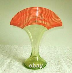 Kralik Tchèque Fan Vase Vert Uranium Verre Et Orange Années 1920-années 30 Threading Art Deco