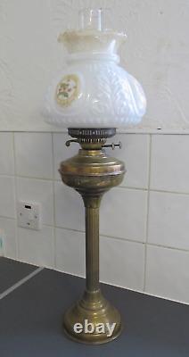 Lampe à huile duplex ancienne avec colonne corinthienne vintorienne, sans dommage sur l'abat-jour et la cheminée