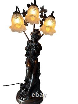 Lampe de table en bronze coulé à froid signée par l'artiste français de style Art Nouveau vintage
