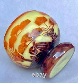 Le Verre Francais Schneider Art Deco Cameo Vase