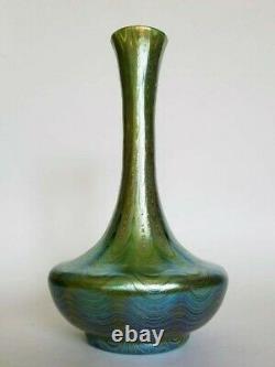 Loetz Art Glass Vase Decorated Waves Signé
