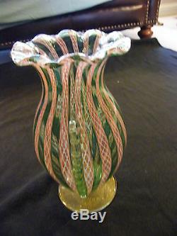 Murano Italie Art Glass Cannelée Ruffle Footed Or Jaune Fleck Flake Ruban Vase