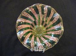 Murano Italie Art Glass Cannelée Ruffle Footed Or Jaune Fleck Flake Ruban Vase