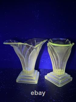 Paire Vintage de Vases Greta Walther & Sohne Années 1930 Verre Manganèse Art Déco