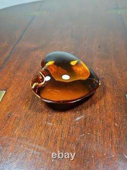 Presse-papier en cristal français Baccarat vintage en forme de cœur orange soufflé