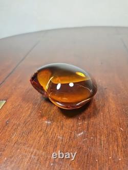 Presse-papier en cristal français Baccarat vintage en forme de cœur orange soufflé