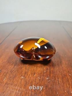 Presse-papier en cristal français Baccarat vintage en forme de cœur orange soufflé