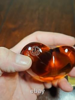 Presse-papier en cristal français Baccarat vintage en forme de cœur orange soufflé